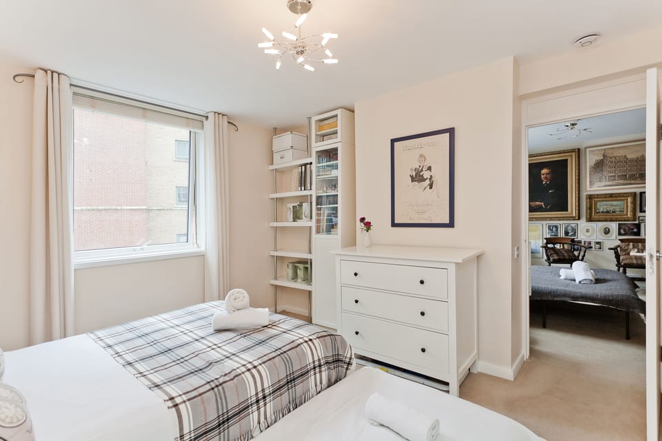 Bedroom with airbed (not advised because walkway into bathroom is narrow)
