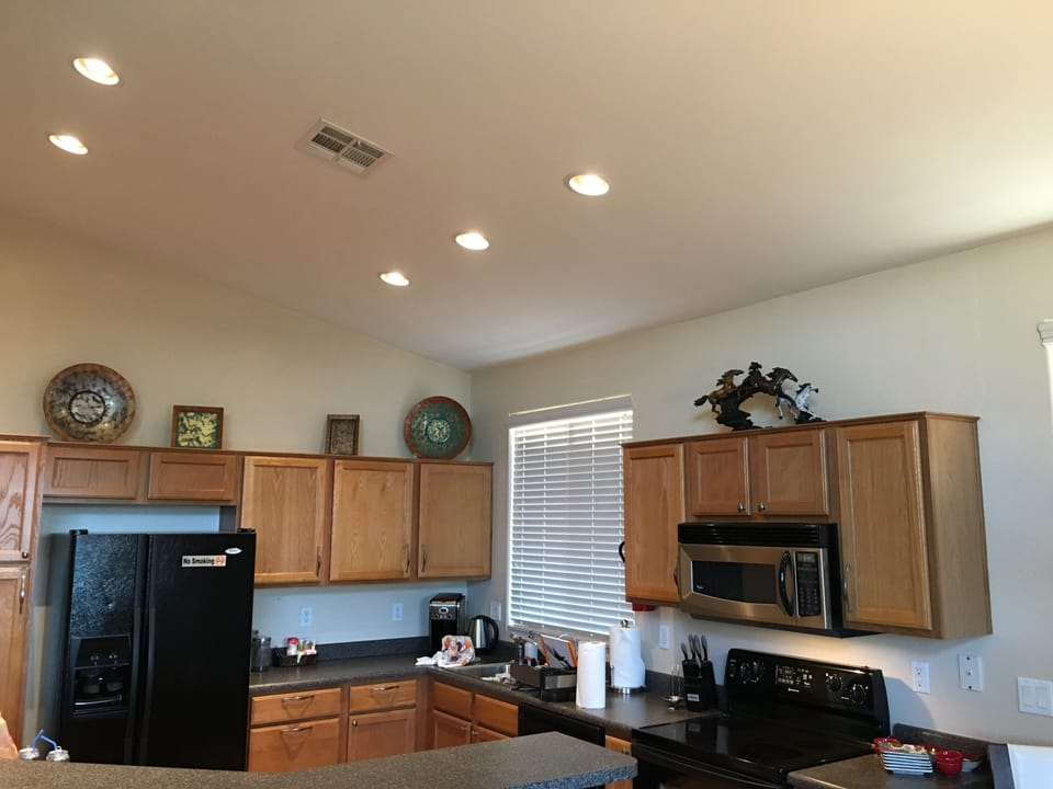 A fully equipped kitchen.