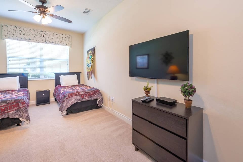 5th Bedroom AKA "The Harry Potter Room" - 2 Twins and Queen Memory Foam Sofa