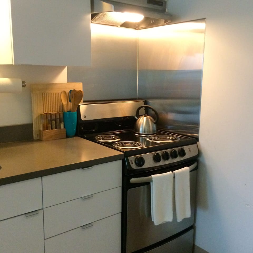 Pots and pans provided for the full cooking range.