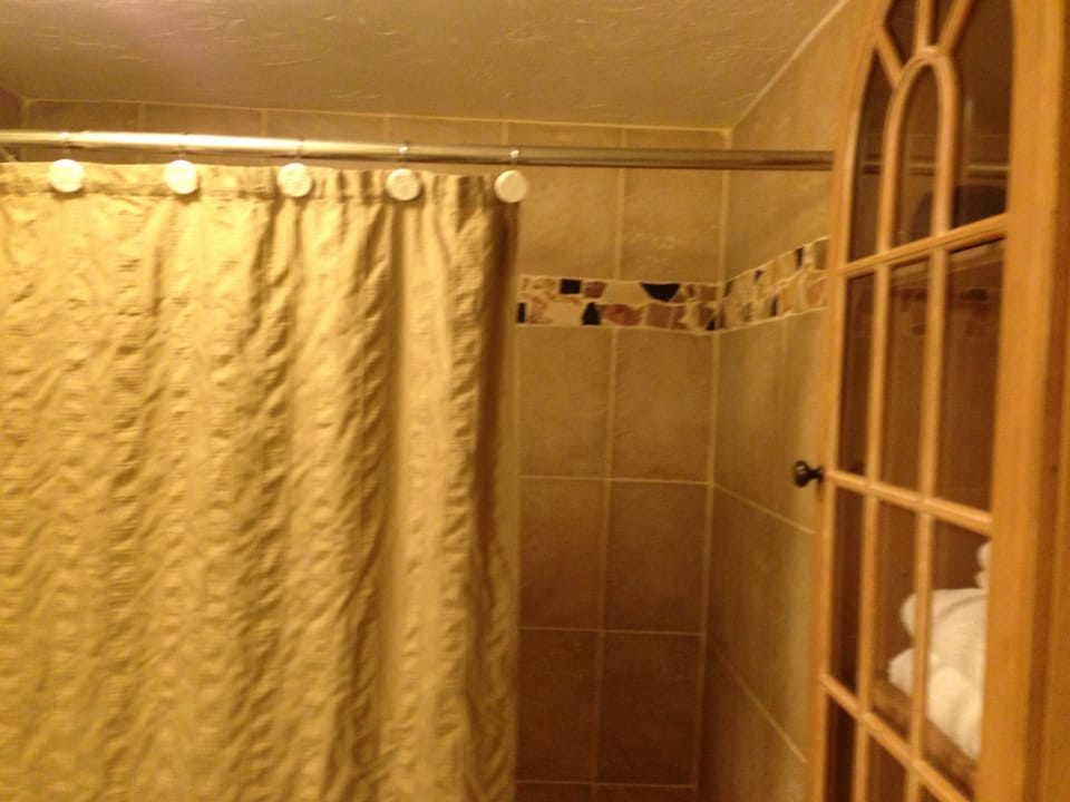 Cabinet for towels and accesories