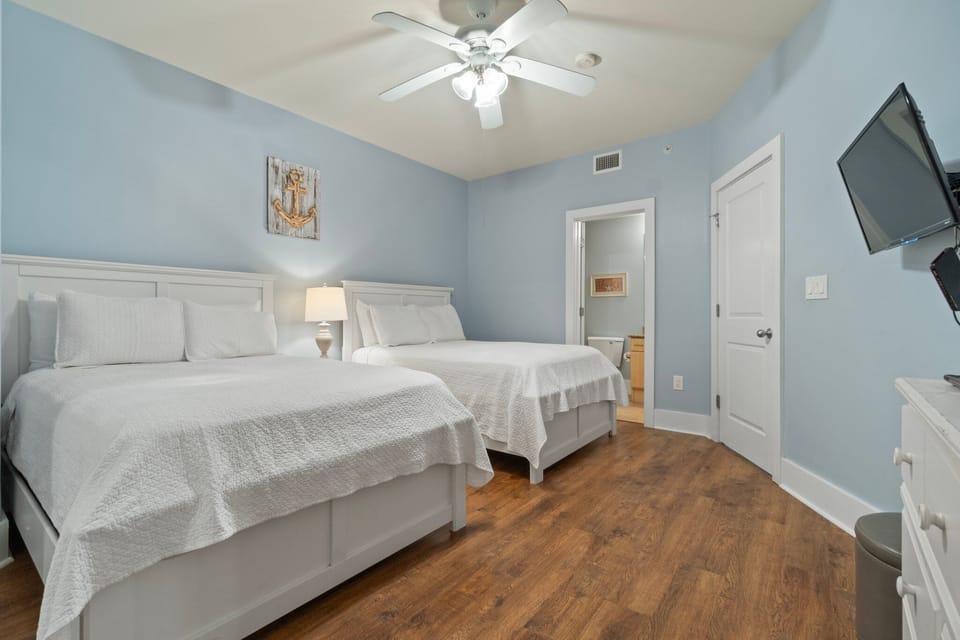Full Bedroom