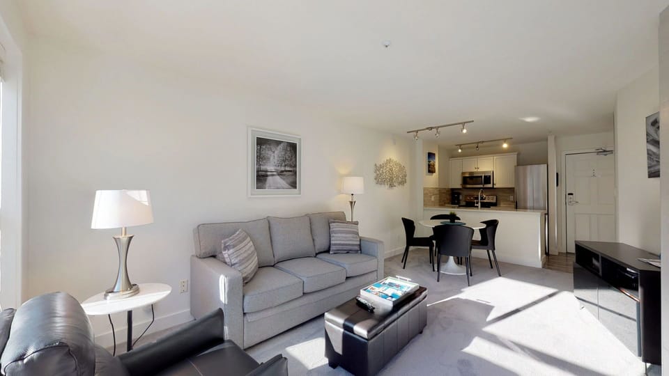 Living & Dining Areas