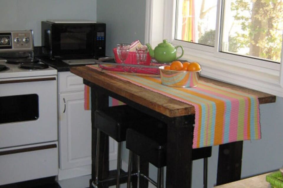 Kitchen high top set for breakfast