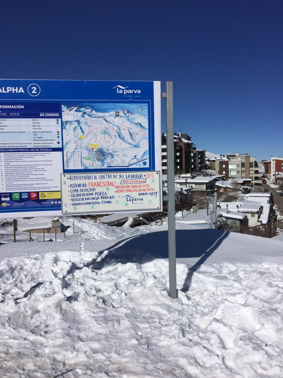 View from the sloap. You can see the Chalet at the back.