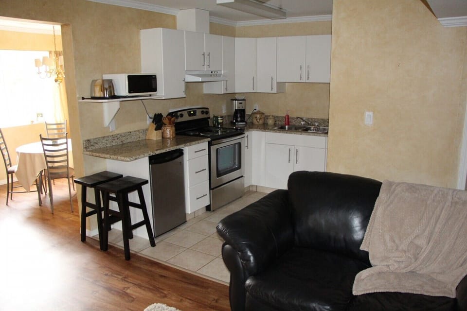 Copper Island Suite Kitchen