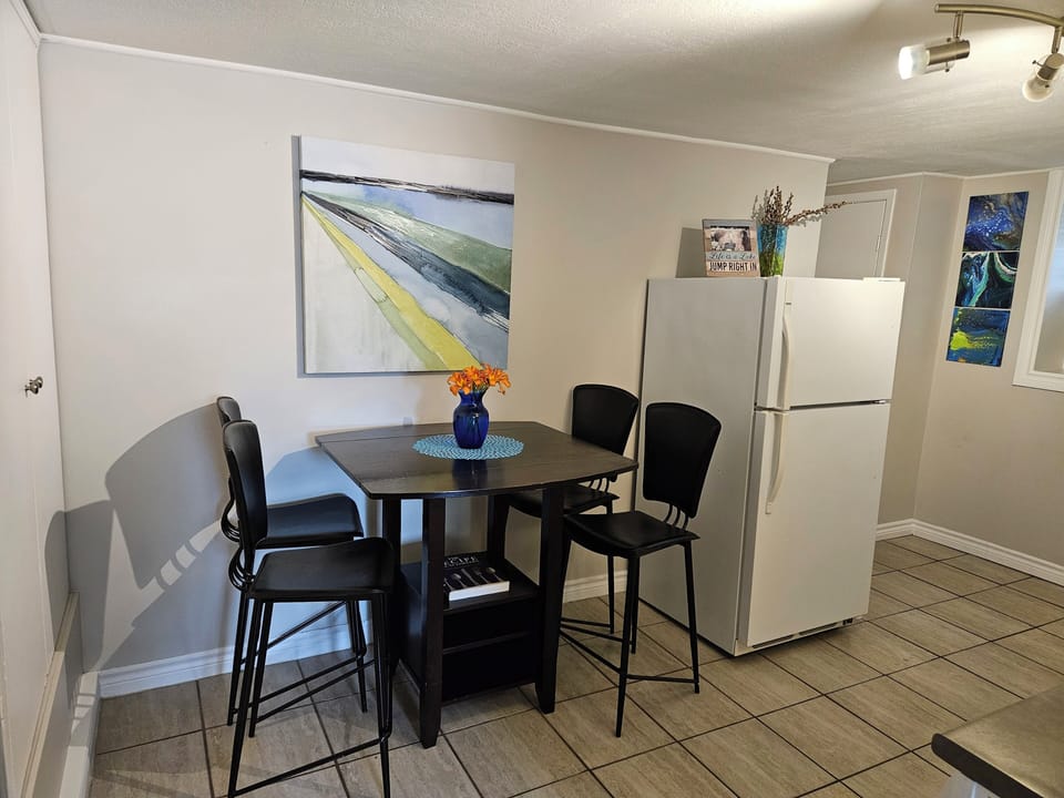 Eat in kitchen