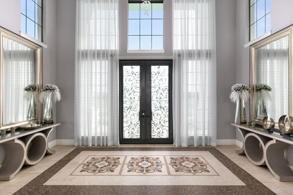 Luxurious front entry