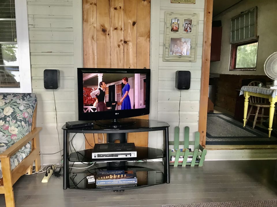 Upgraded entertainment system: flat screen TV with stereo speakers & CD player 