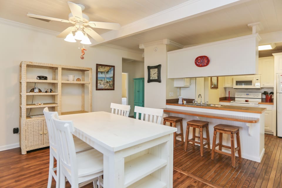 Small Dining & Bar Seating