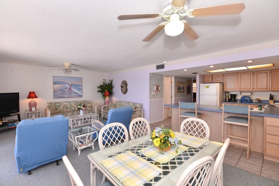 Open Floor Plan with Dual Recliners