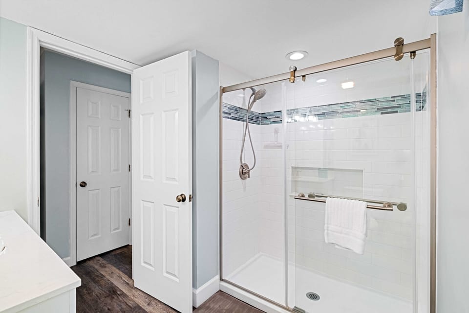 NEW BRIGHT TILED WALK IN SHOWER FOR A SPA LIKE EXPERIENCE