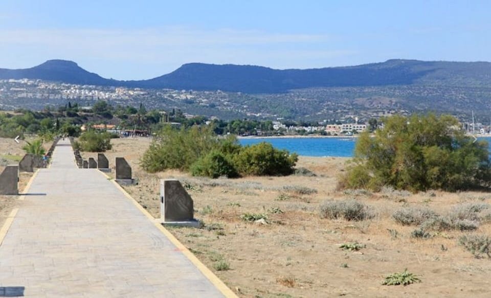Walk path in front of the compex
