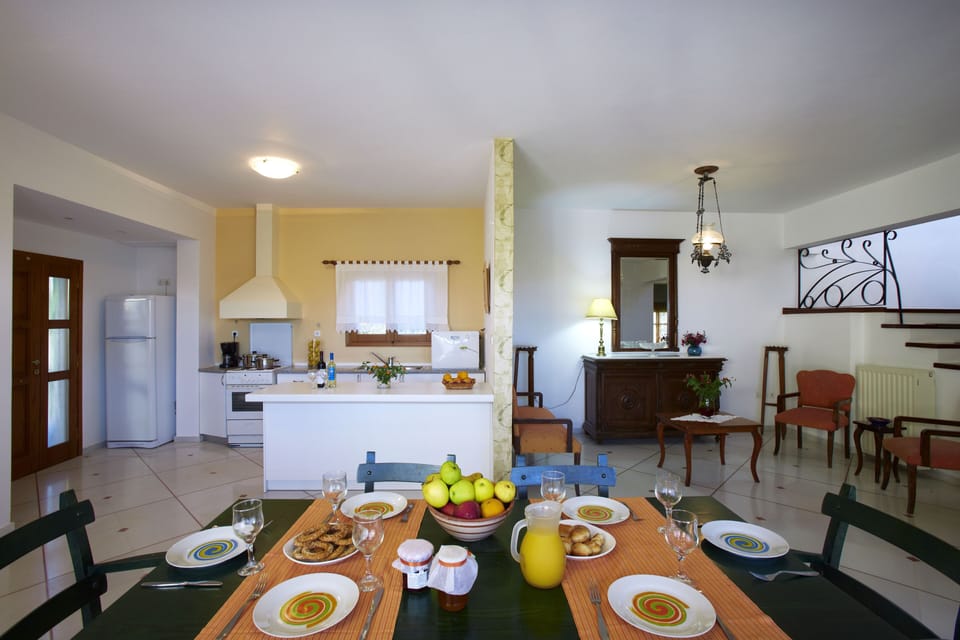 Kitchen-Dinning area