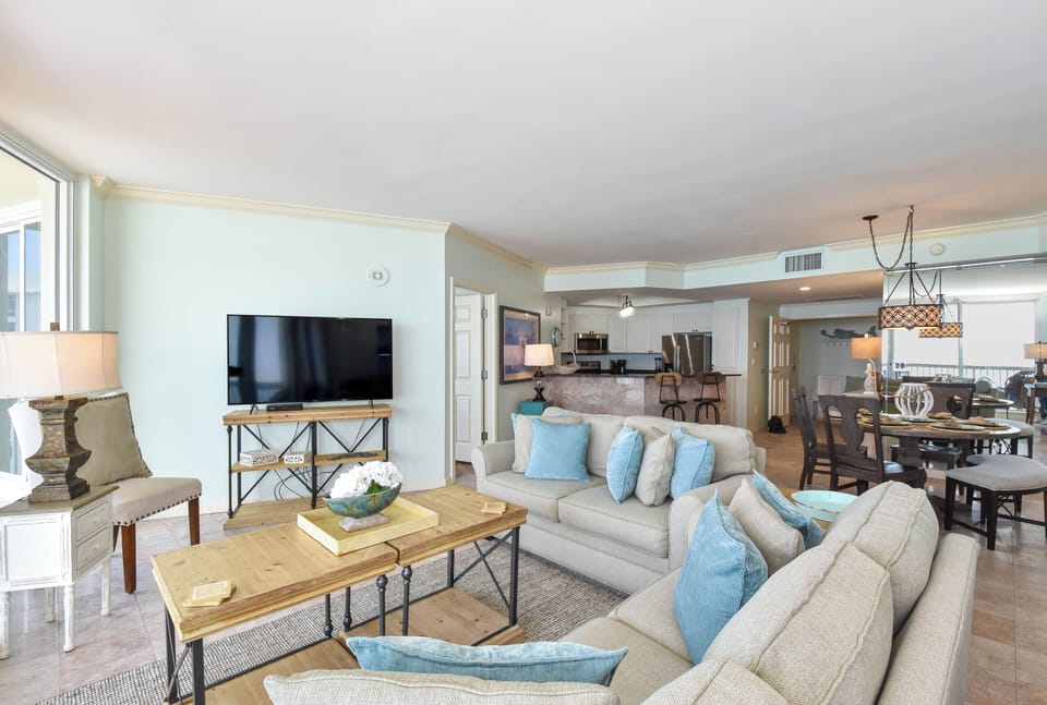Silver Shells St. Maarten 1107 - Open Living Area