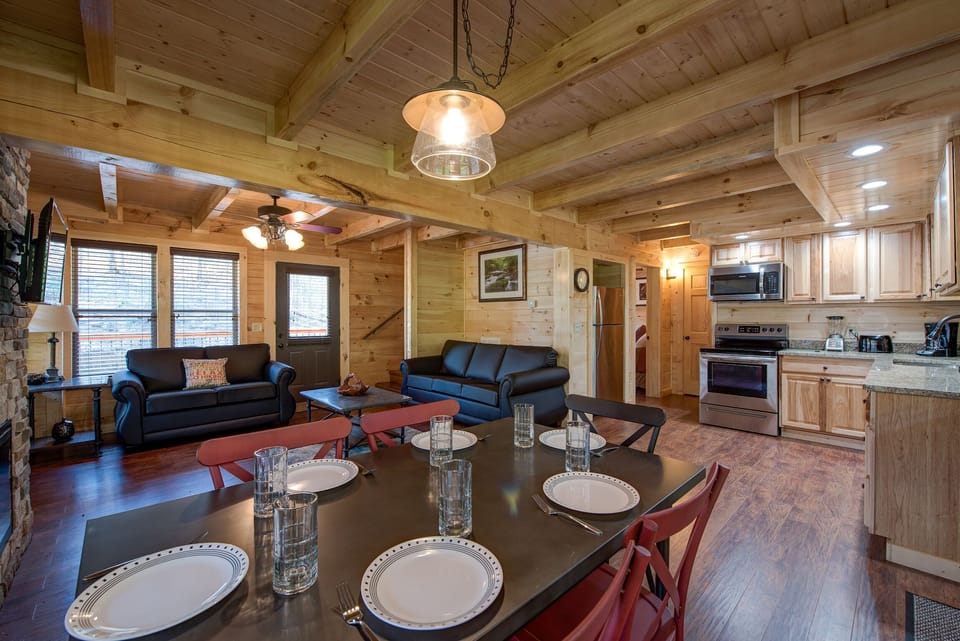 Dining Area - Seating for Six