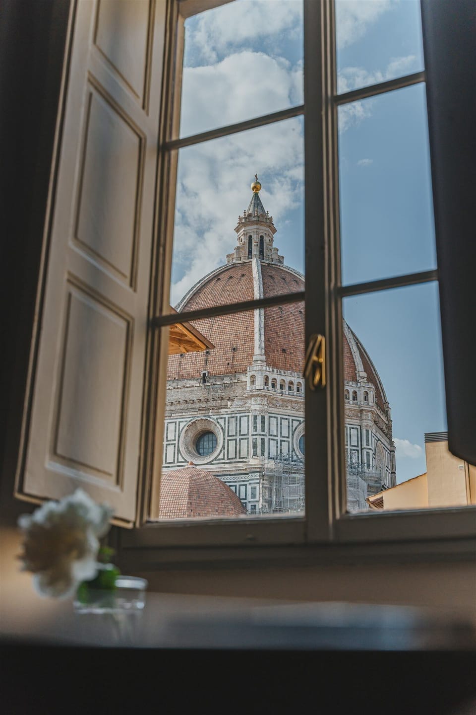 Living room round table's view