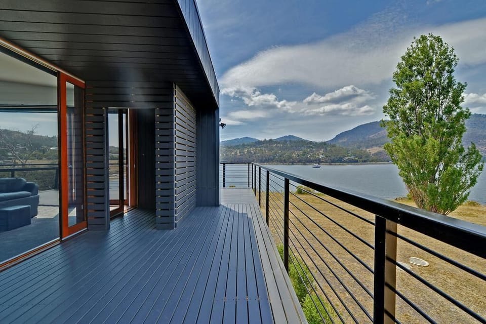 NEW BUILT 5 star TASMANIA'S ONLY 3 SIDED WATERFRONT and LARGEST HOLIDAY  RETREAT