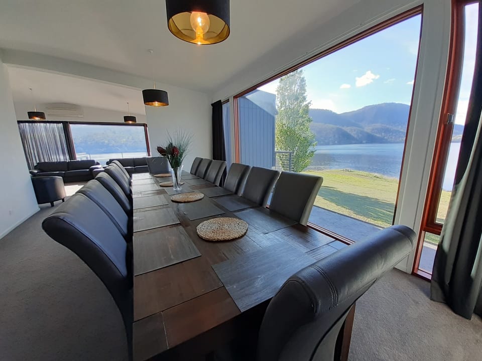 NEW -Amazing  breathtaking  wraparound views from all corners of the house 