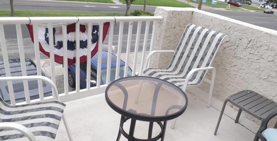 Comfortable front deck