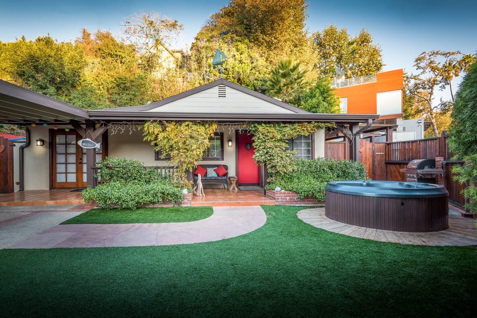 A secluded and quiet front yard.