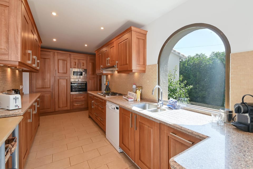Open kitchen