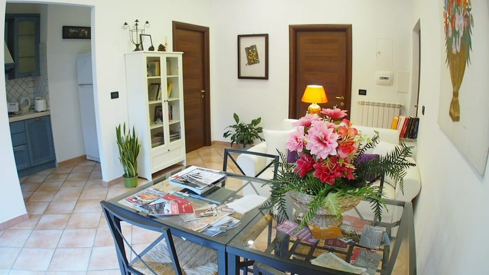 Apt A Living room