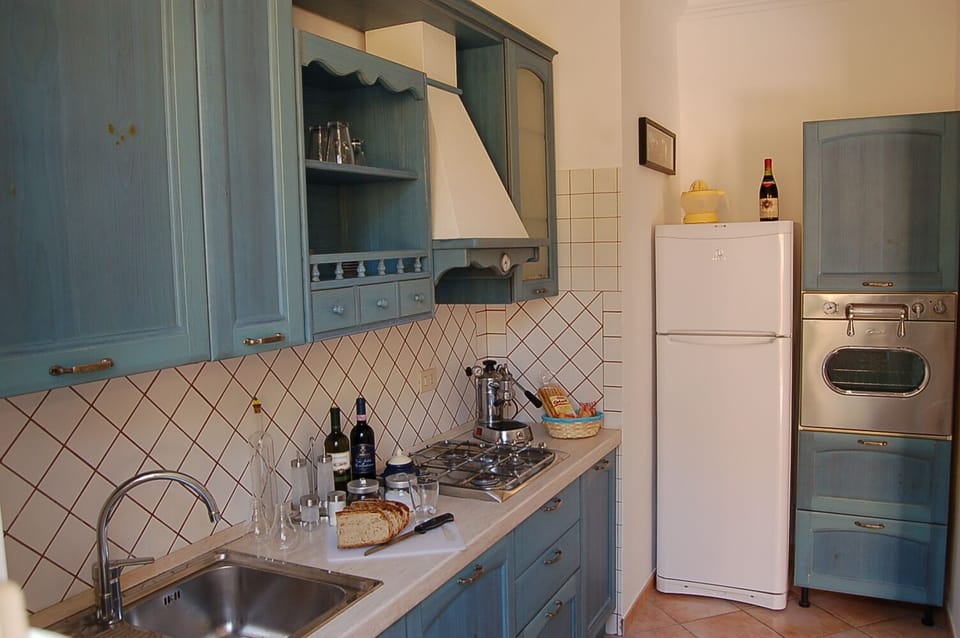 Apartment A bathroom