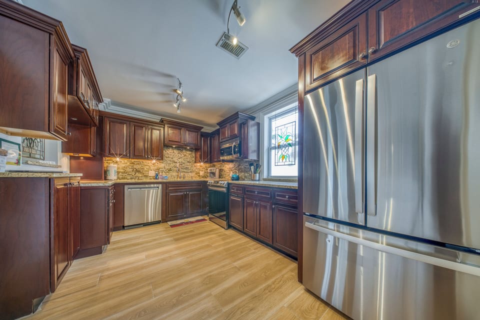 Fully equipped kitchen for chefs, with both Keurig and full-pot coffee maker.