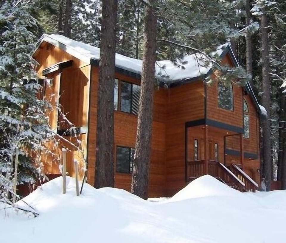 Grizzly Cabin
