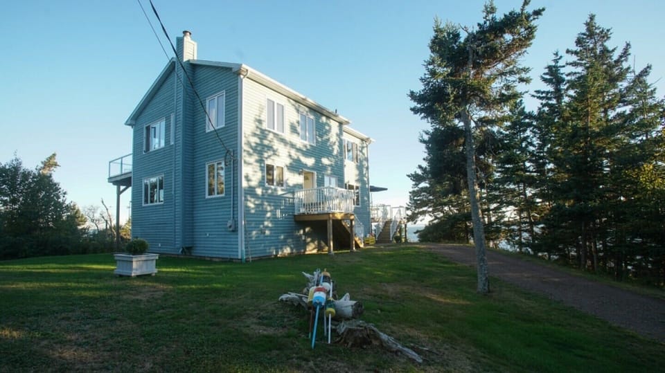 This is what you'll see when you arrive at the Beach House; solitude and stunning views
