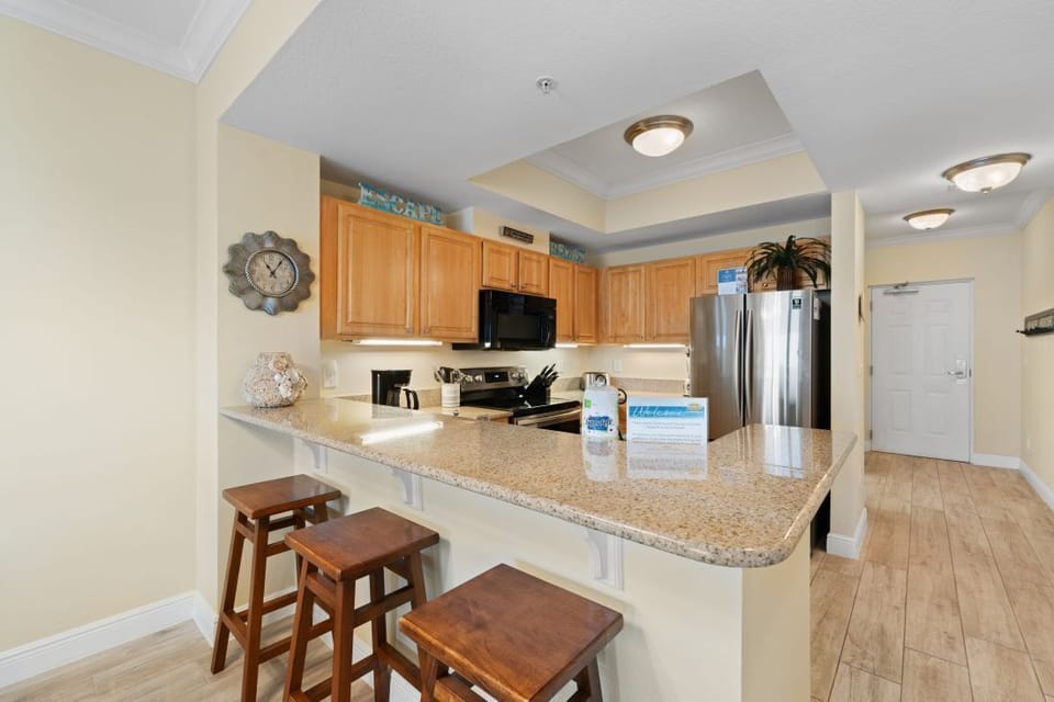 8 Crystal Tower 1705 Kitchen