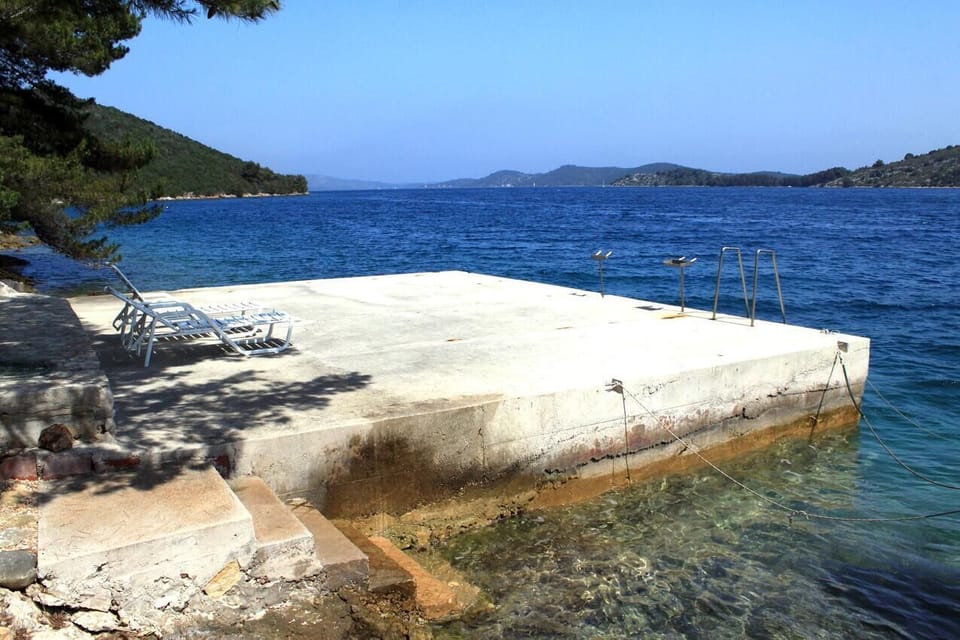 Nearby beaches