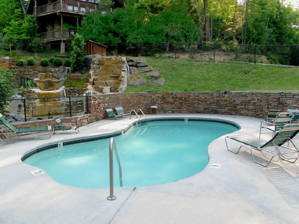 Community Resort Seasonal Swimming Pool