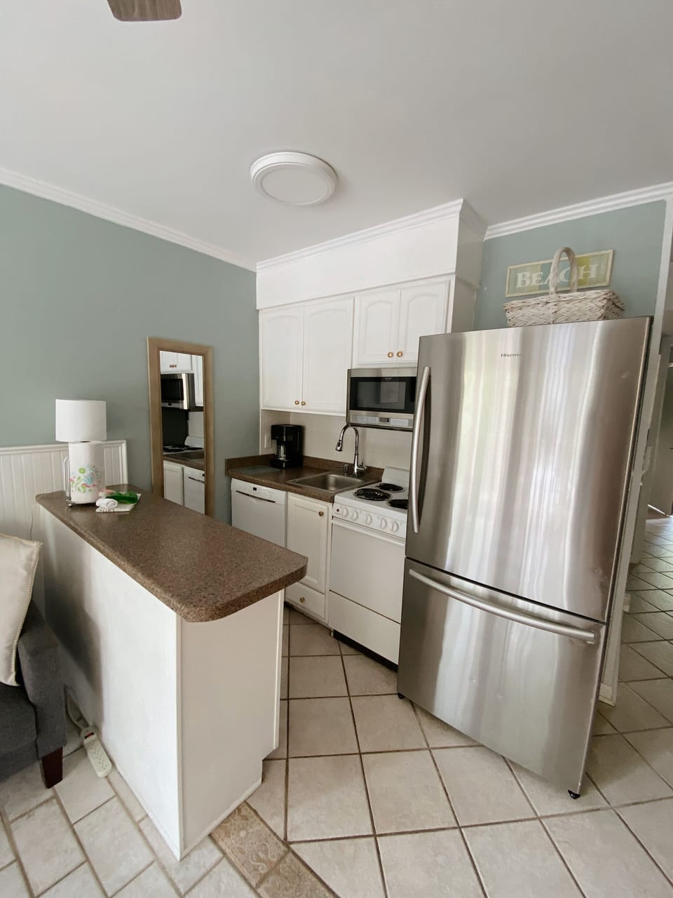 fully stocked mini kitchen