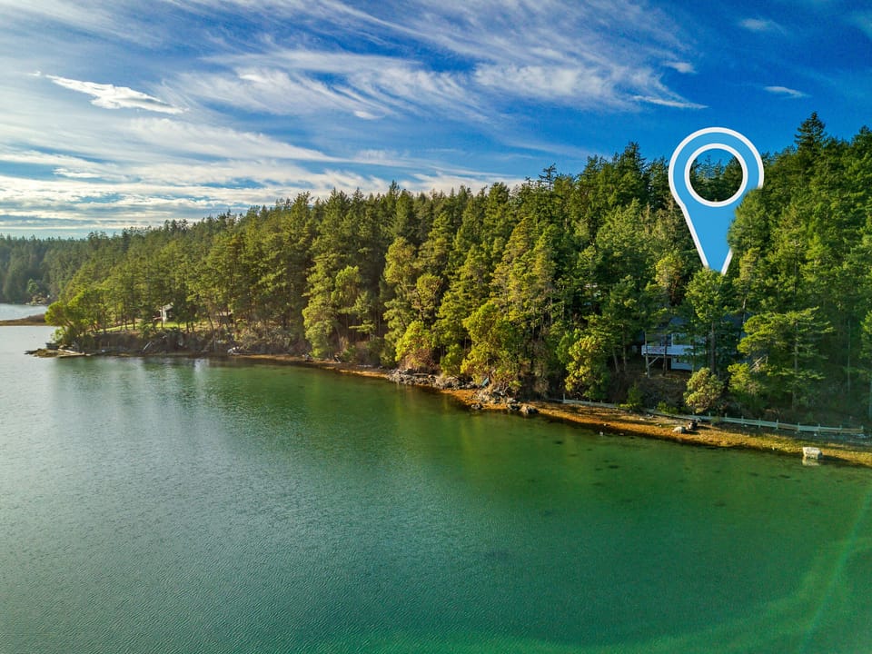 Located on gorgeous Westcott Bay