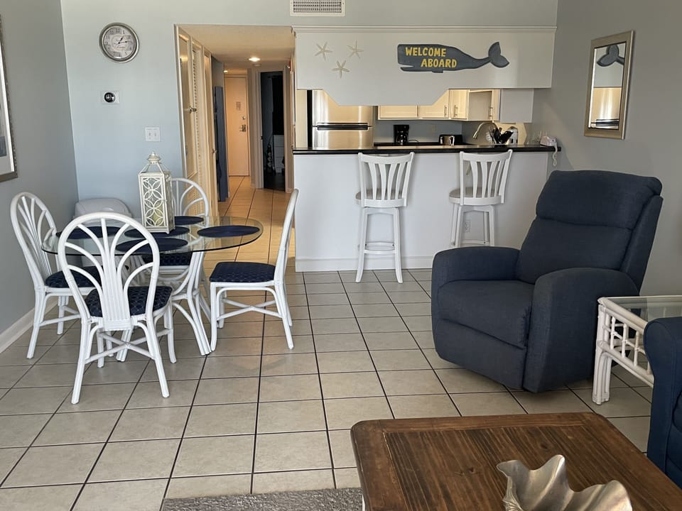 Plenty of seating in the dinette area.