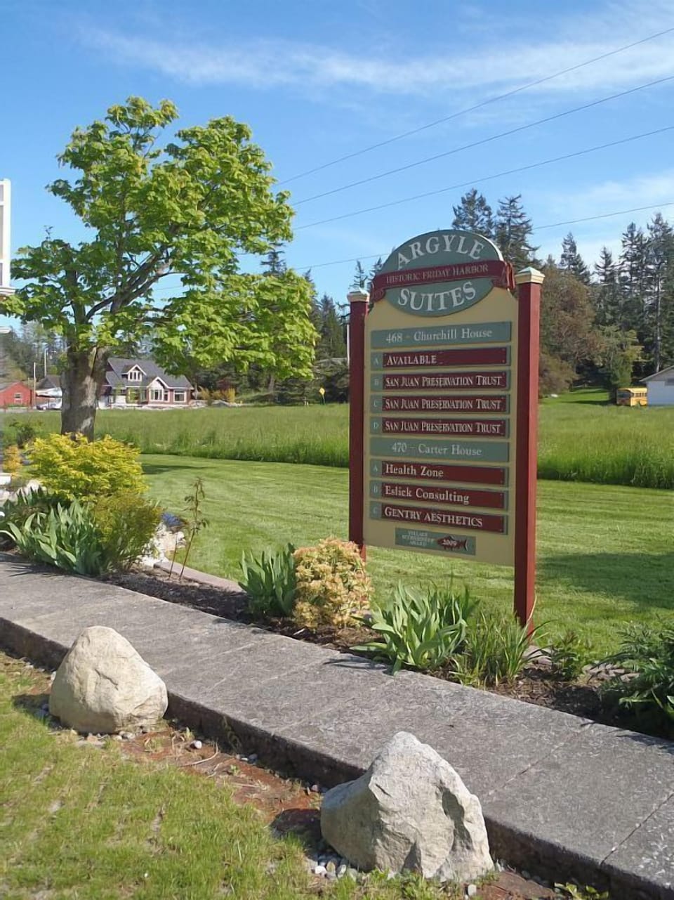Front yard and walkway at Artist Suite.

This is a Non-Smoking unit