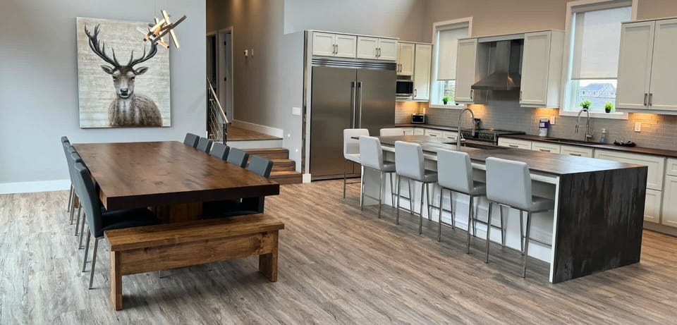 Fully-Equipped Kitchen and Dining Area on the Upper Level
