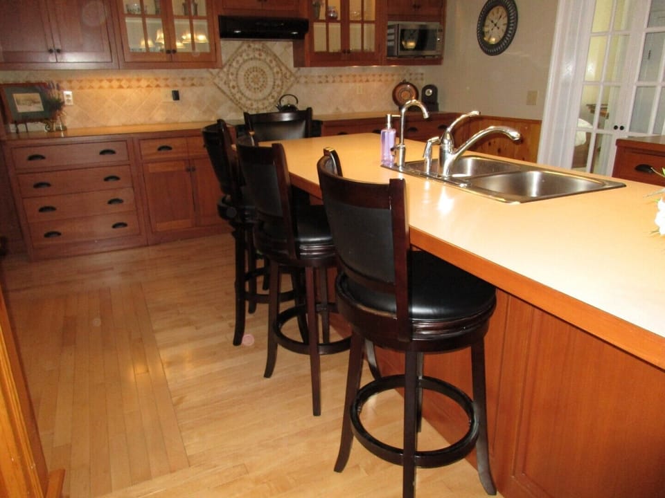 This is a great kitchen to spend time with the kids baking cookies or other favourite treats.