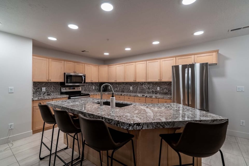 SPACIOUS AND WELL- APPOINTED KITCHEN
