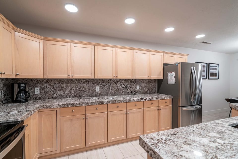 SPACIOUS AND WELL- APPOINTED KITCHEN