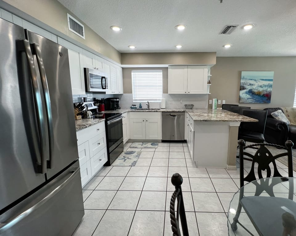 Updated and fully equipped kitchen for cooking all of your favor - Updated and fully equipped kitchen for cooking all of your favorite meals and snacks while at the beach. Plus both kinds of coffee makers!
