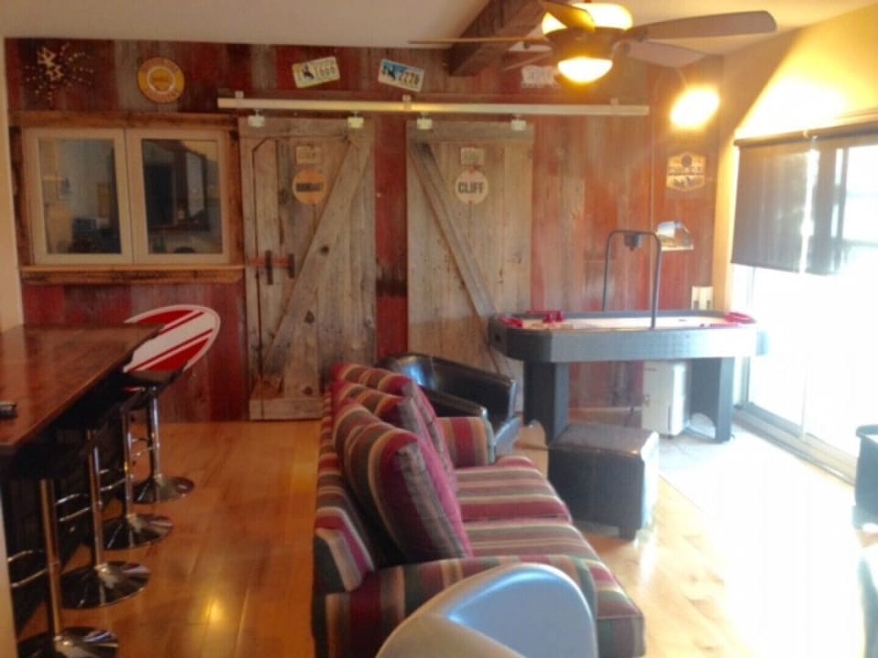lower level overlooking wrap around deck