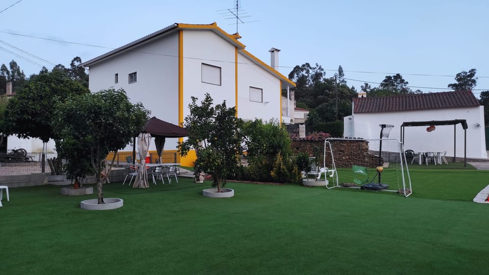 Espaço Exterior - Relvado - Visitar Bioucas