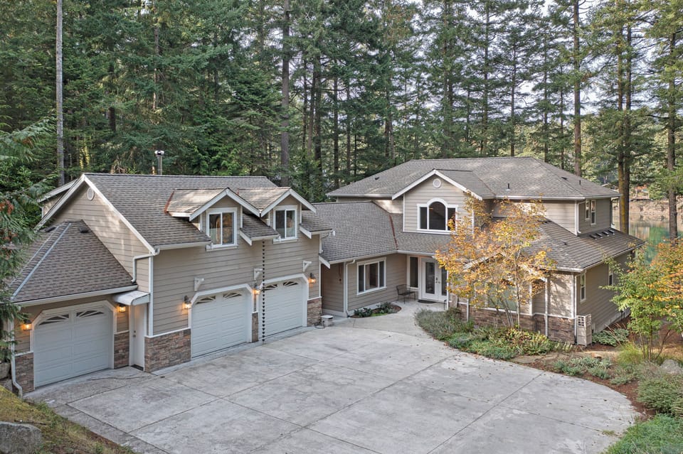 Roche Harbor Manor (the above garage apartment is not for guest use)