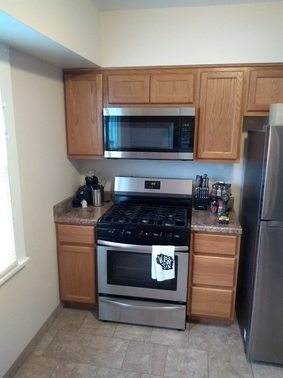 New Stainless programmable Microwave  and Beautiful gas Range 