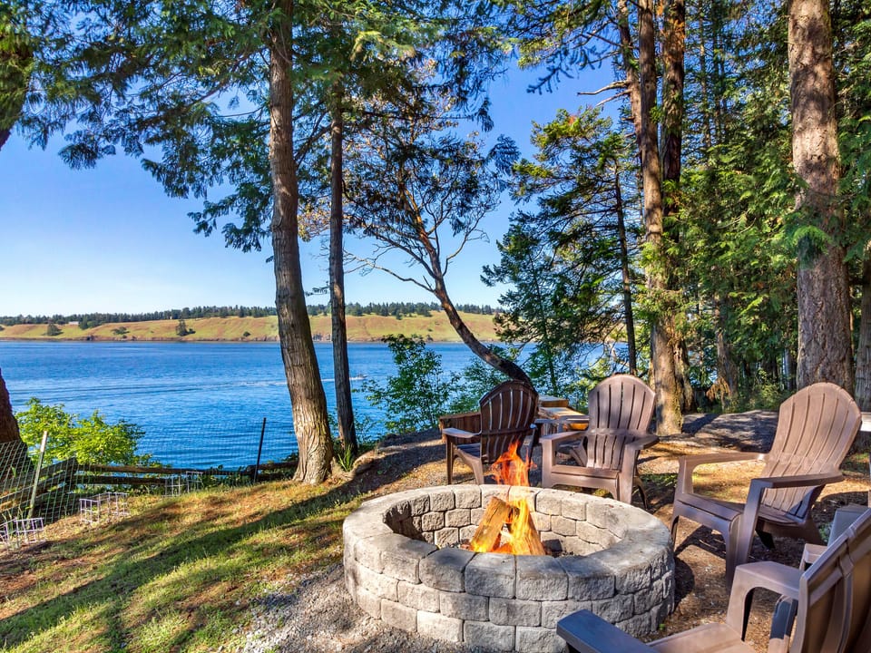 Fire pit is not for guest use May-September due to dry season and fire danger