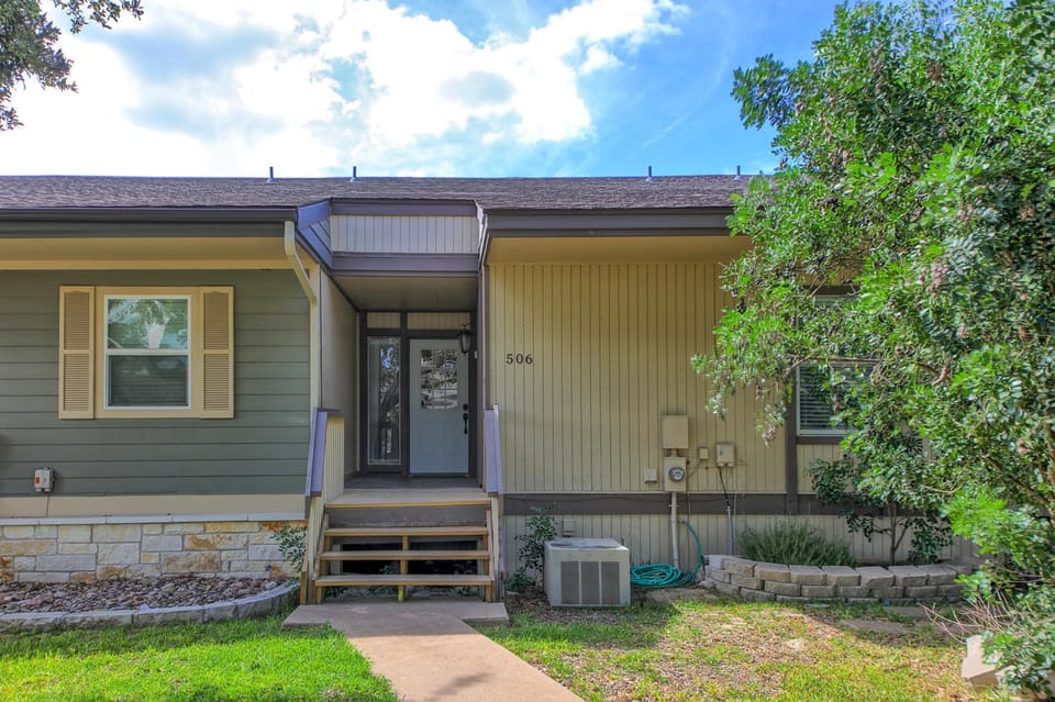 Front of the townhome! Welcome! 