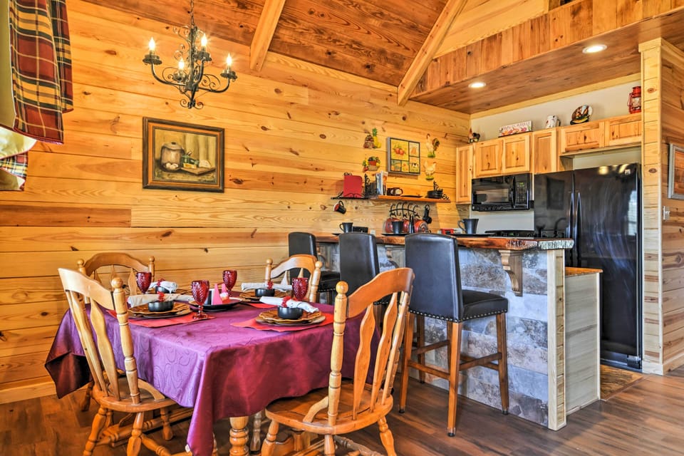 Dining Area | Dishware & Flatware